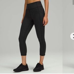 Invigorate Crop Crunch Black